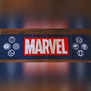 Marvel superhero banner (NWOT)